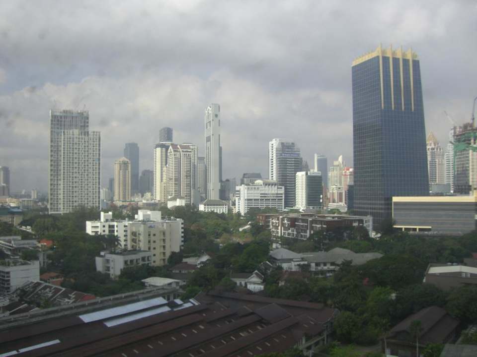Blick aus dem Zimmer im 9. Stock Pinnacle Lumpinee Park Hotel