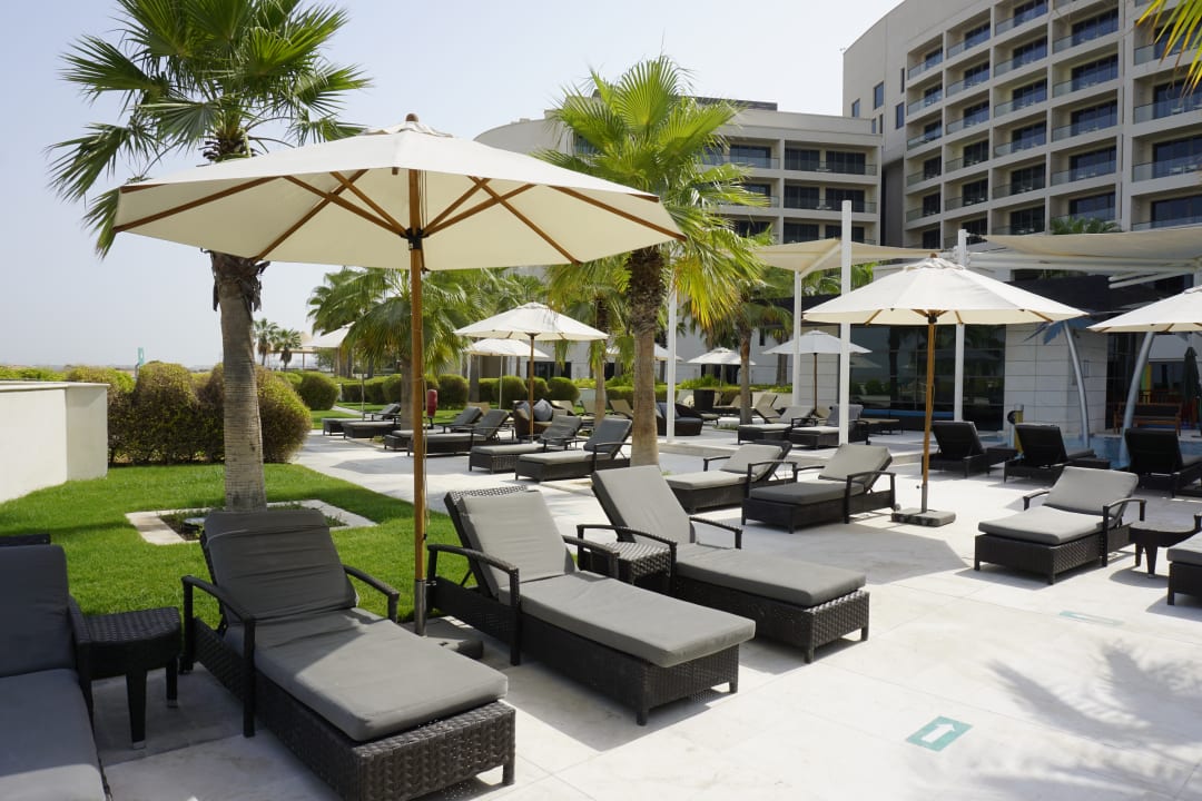 Pool Crowne Plaza Hotel Yas Island