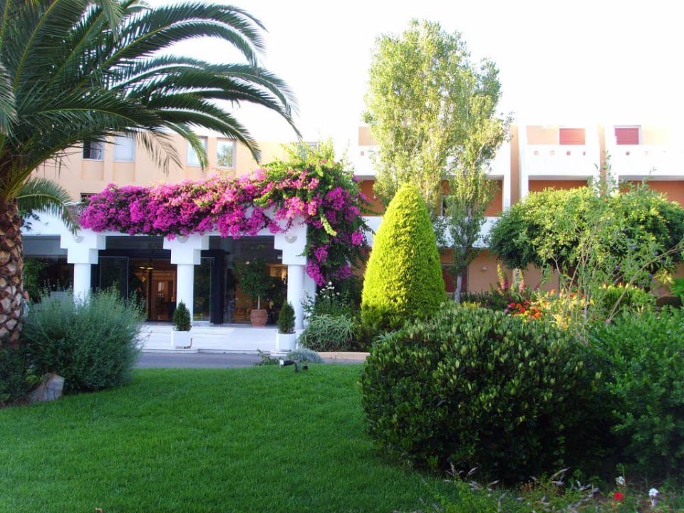 Haupthaus, Eingang Anissa Beach & Village