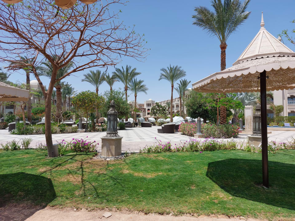 Gartenanlage The Grand Palace - Adults only