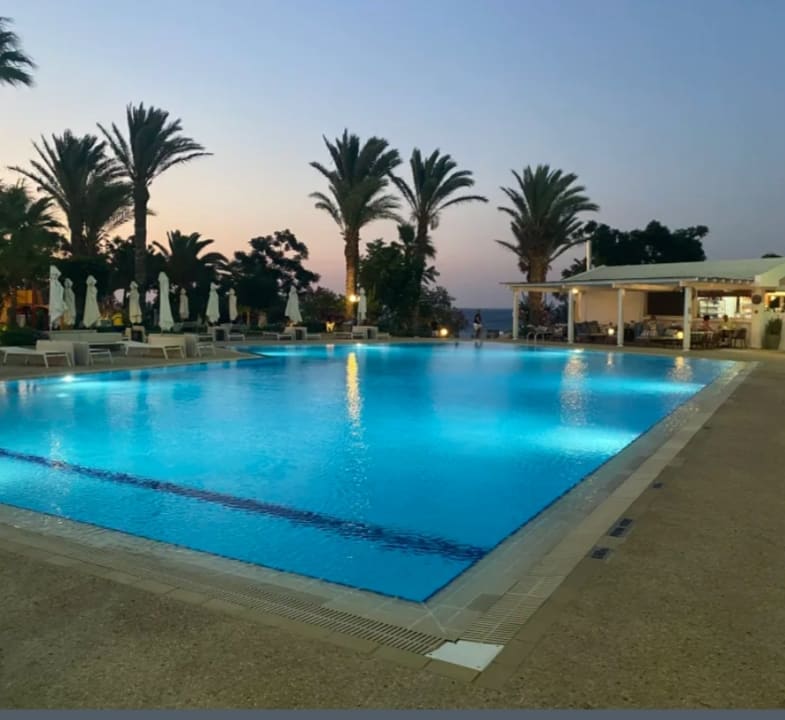 Pool Crystal Springs Beach Hotel