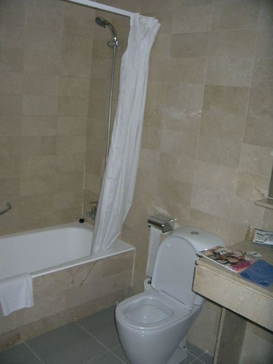Bad mit Dusche Hotel AB Viladomat