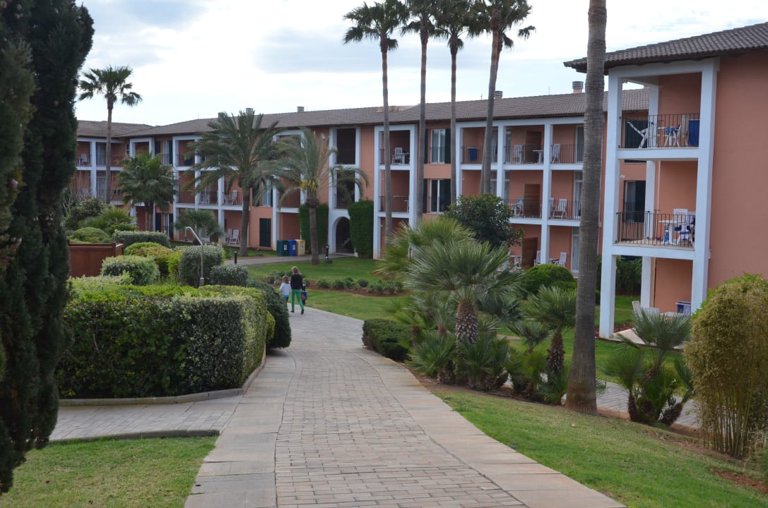 Gartenanlage mit Wohnbereich Blau Colònia Sant Jordi