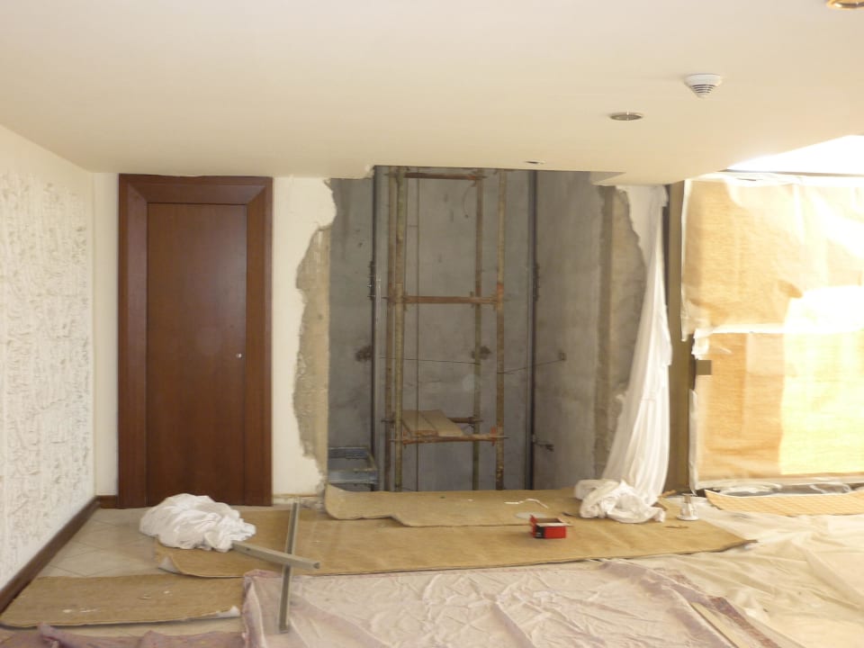 Bauarbeiten am Fahrstuhl im Cafe Asteria Side Star Elegance