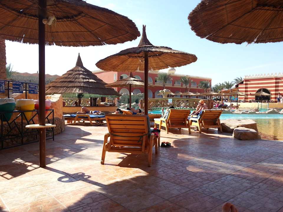 Eine der vielen Poolanlagen Pickalbatros Alf Leila Wa Leila Resort - Neverland Hurghada