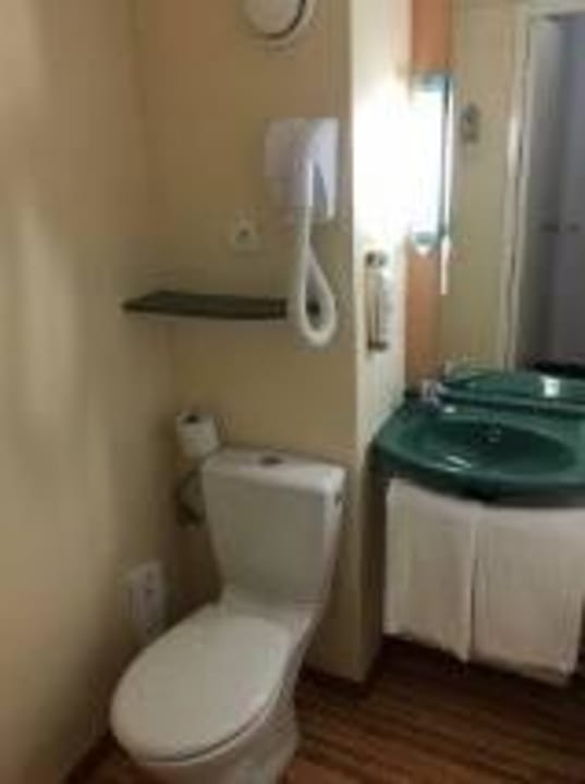 Das Badezimmer ibis Strasbourg Centre Halles