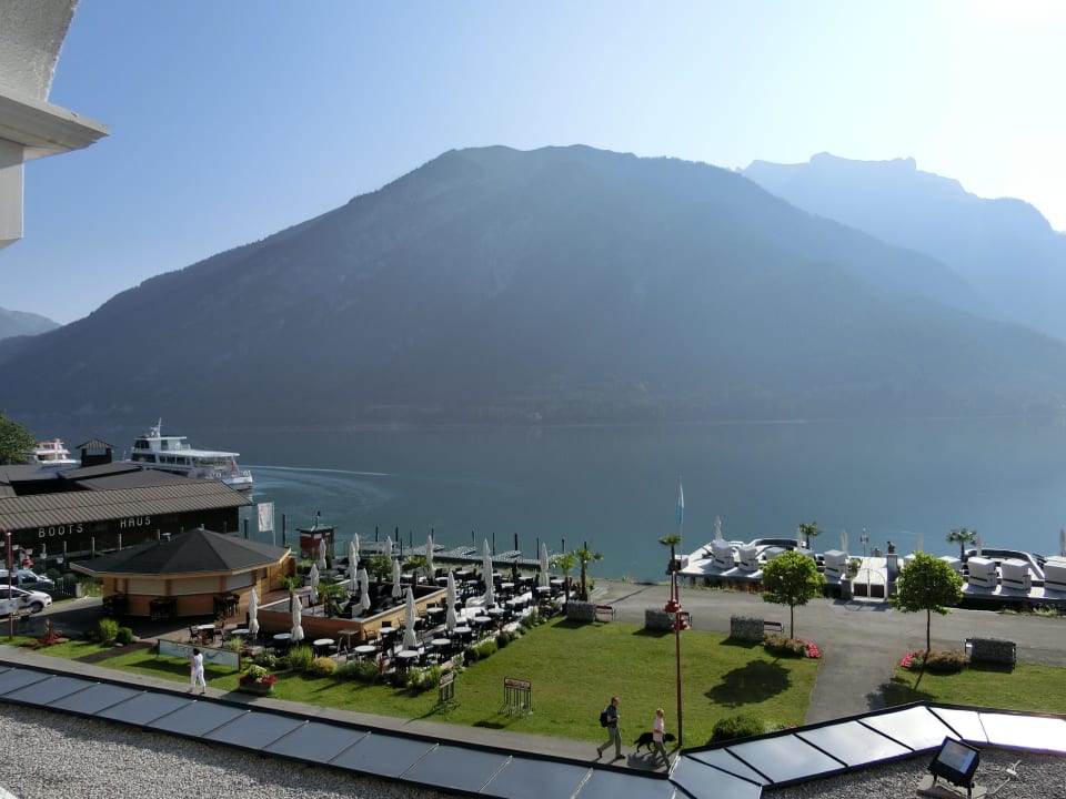 Über das Cafe und Strand Entners am See