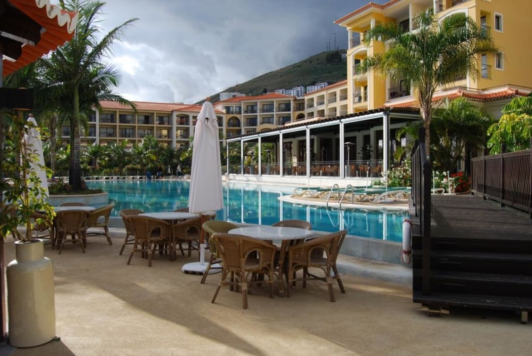 На территории отеля. Hotel Porto Mare - PortoBay