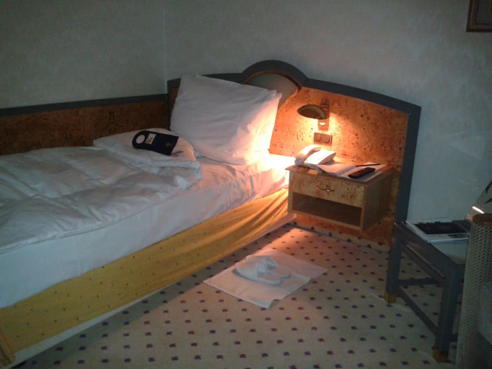 Night-Service Hotel Palace Berlin