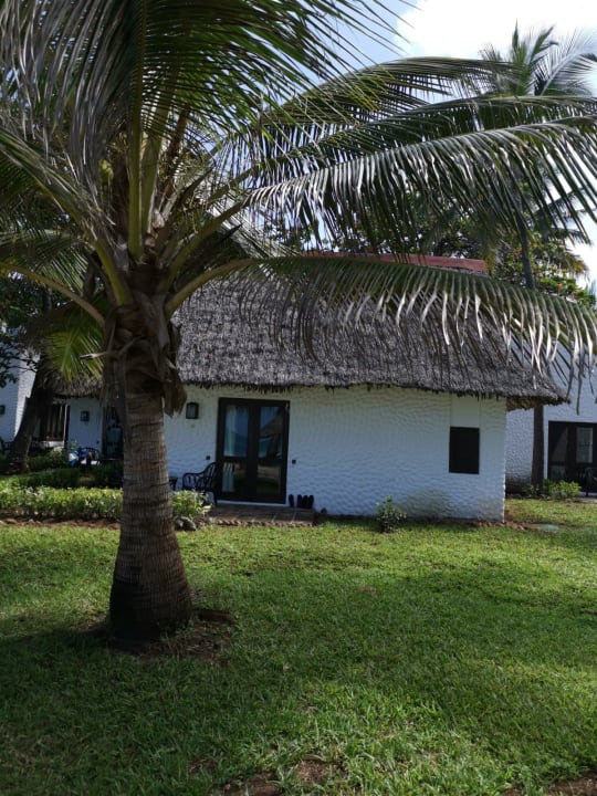 Außenansicht Hotel Jacaranda Indian Ocean Beach Resort