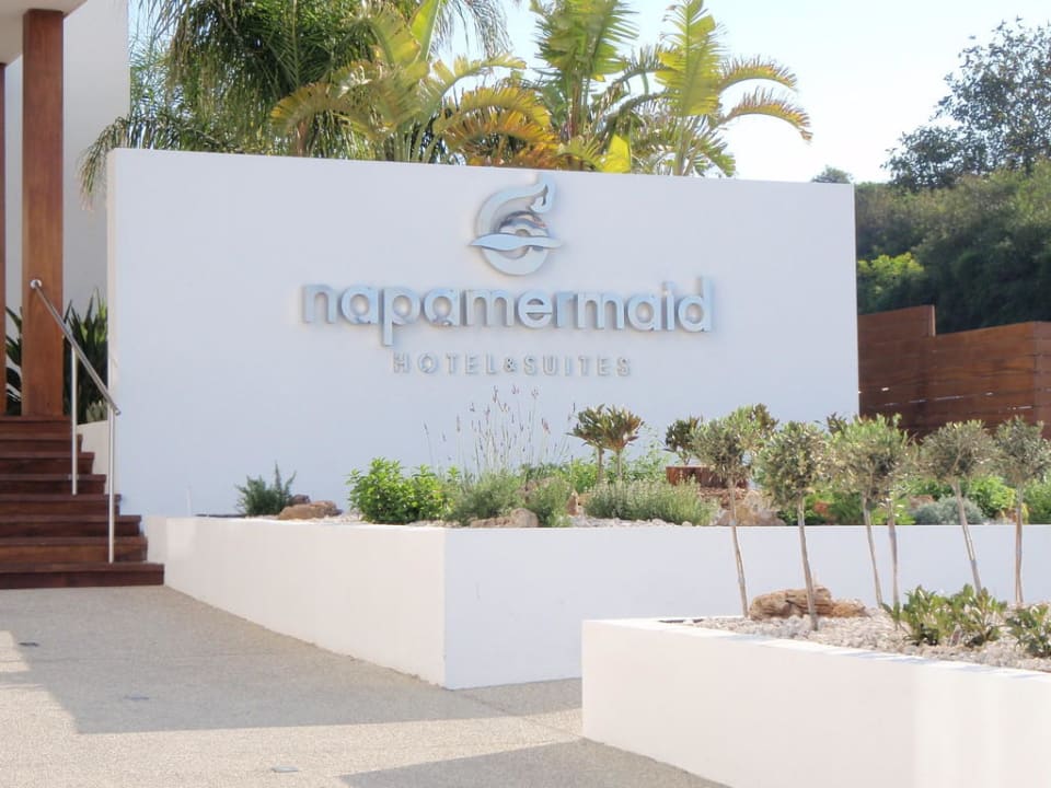 Das Hotelschild Napa Mermaid Hotel & Suites