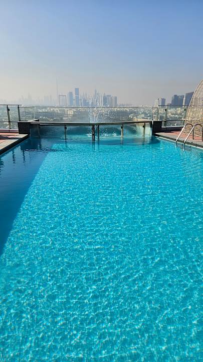 Pool Golden Sands Hotel Creek