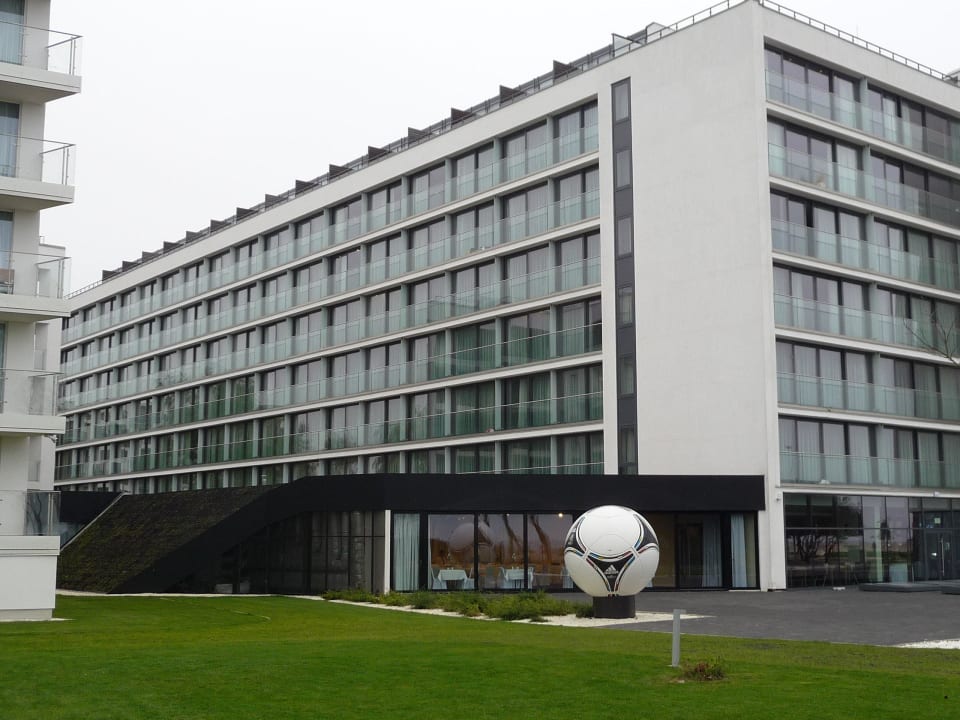 Rückseite mit Speisesaal ! Marine Hotel by Zdrojowa