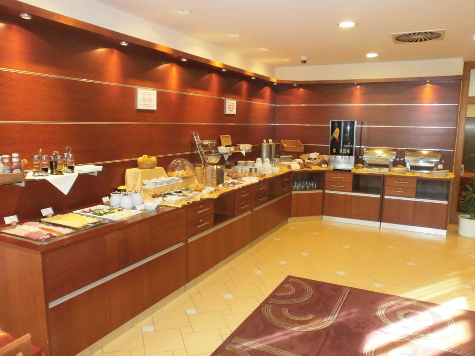 Das leckere Büffet Hotel Ramada Airport