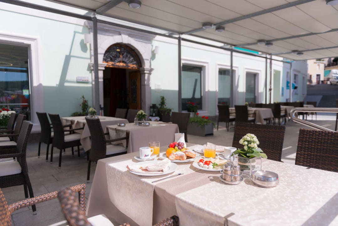 Restaurant Proteus - exterior Postojna cave Rooms & Apartments Proteus