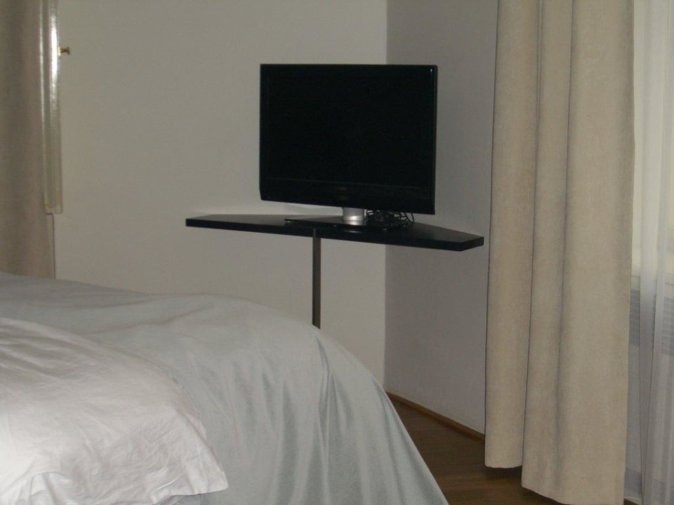 Einer von drei TV´s der Suite Hotel Golden Angel
