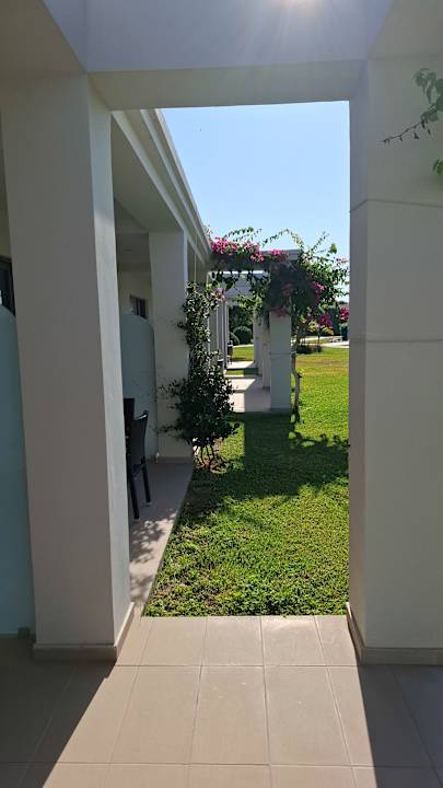 Gartenanlage Asterias Beach Resort