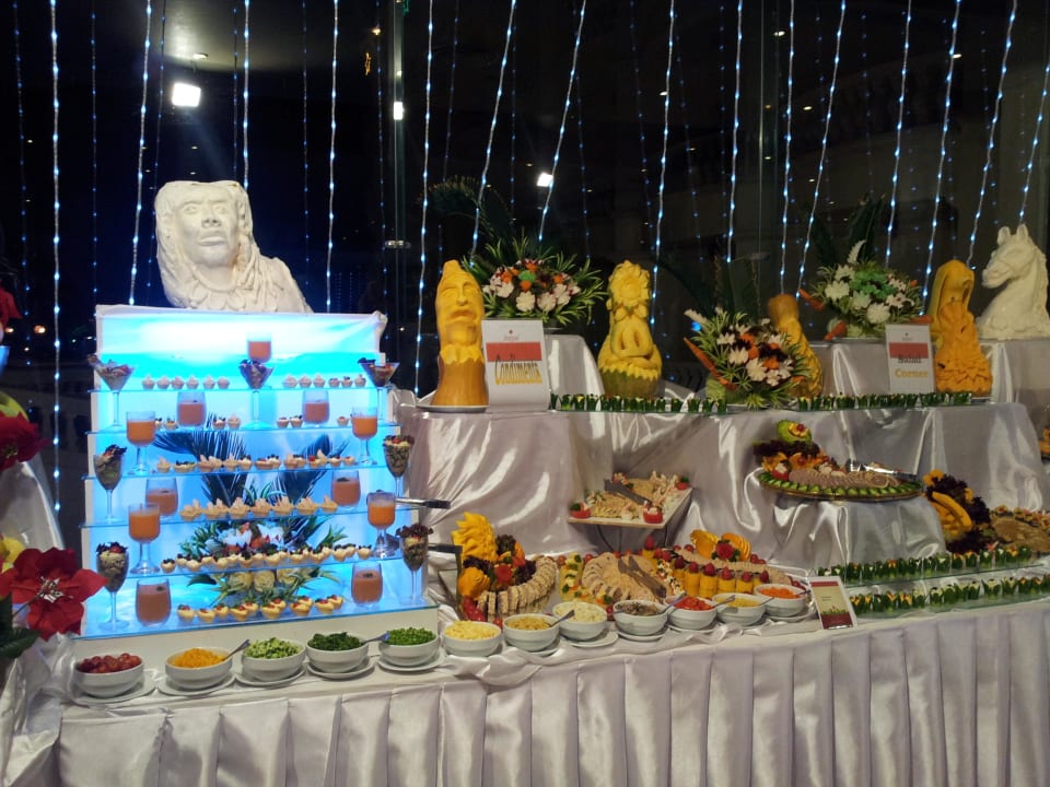 Рождественский ужин Riviera Aqua Park Resort