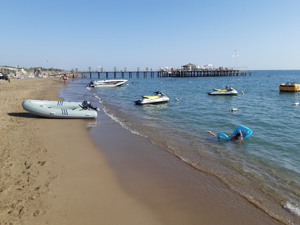 Strand Saturn Palace Resort Hotel