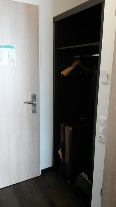 Zimmer/Garderobe/Schrank B&F Hotel am Neumarkt