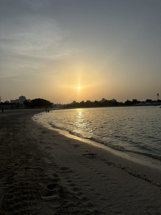 Strand Emirates Palace Mandarin Oriental
