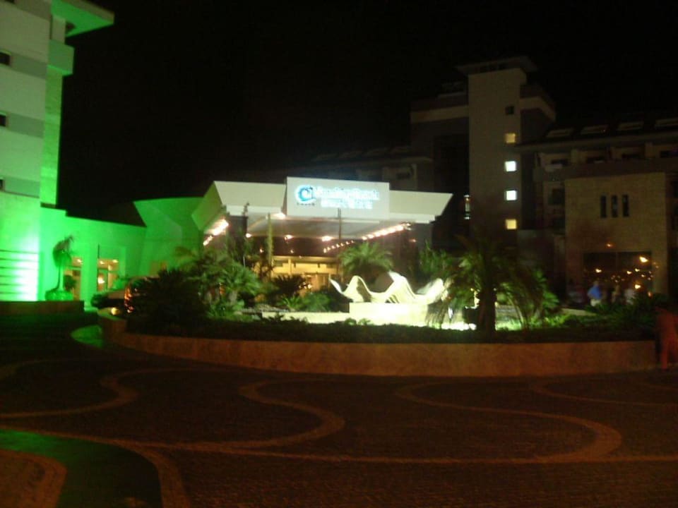 Aussenansicht bei Nacht Sunis Kumköy Beach Resort Hotel & Spa