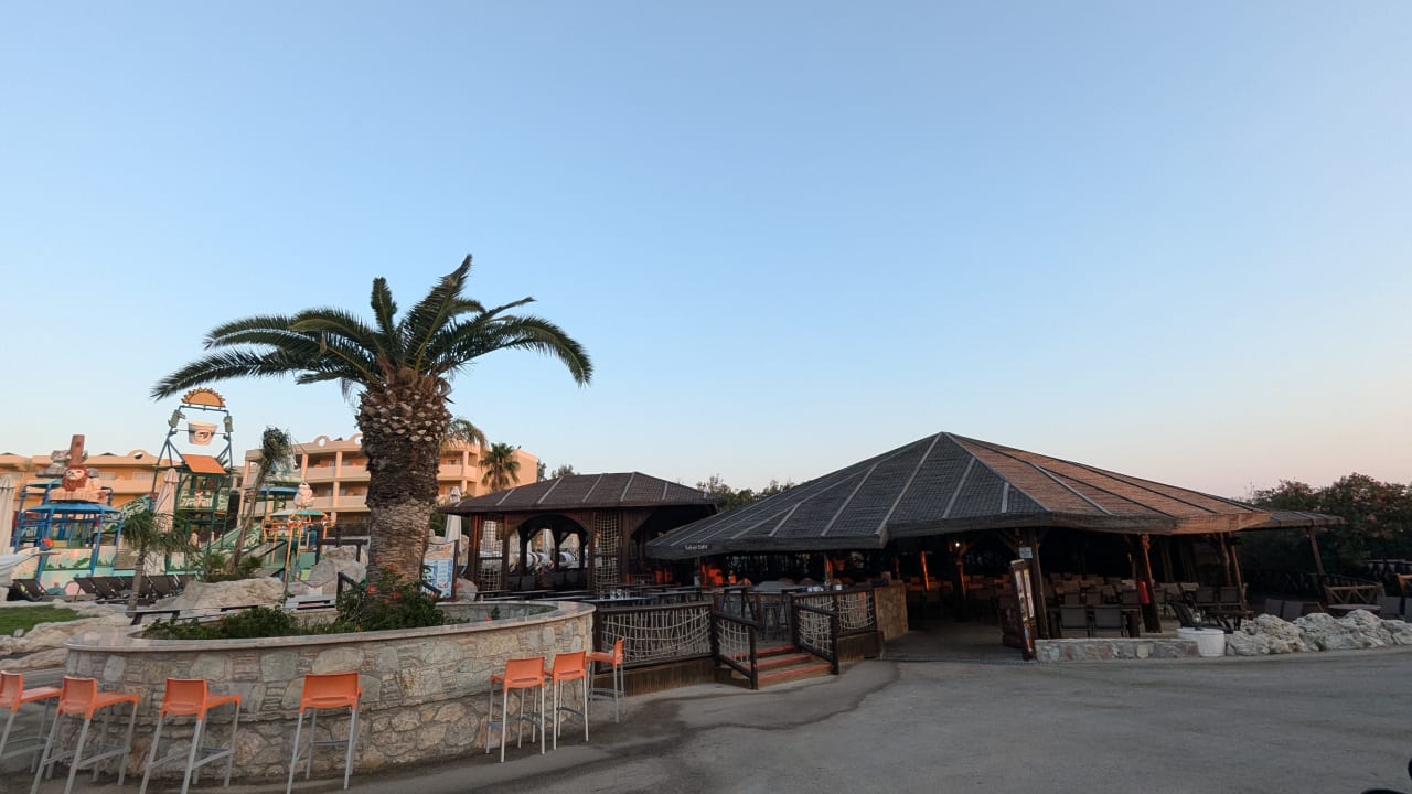 Außenansicht Hotel Kalithea Horizon Royal