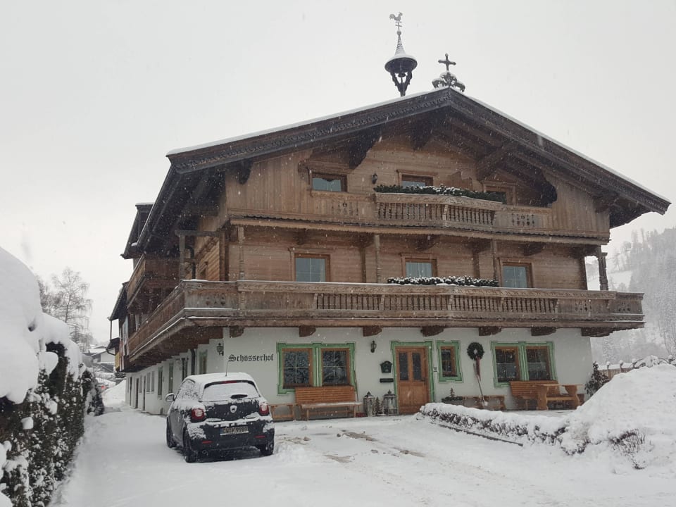 Parkplätze vor dem Haus Pension Schösserhof