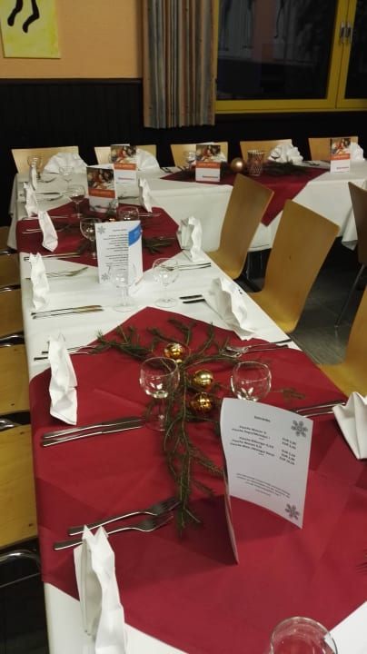 Tischdeko für Weihnachtsmenü Jugendherberge An Der Saarschleife