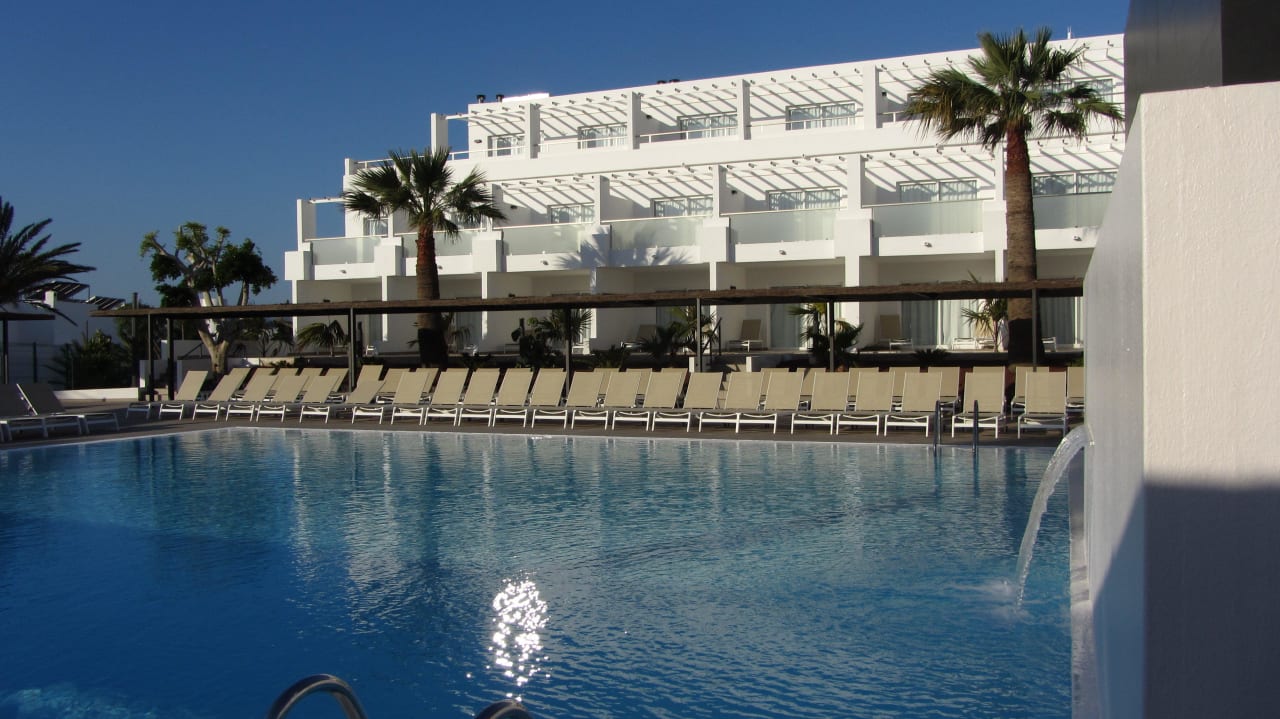Pool beim Theater, schön zum schwimmen. Sentido Aequora Lanzarote Suite