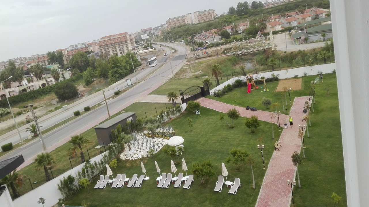 Die total schöne kleine aber feine Gartenanlage Mary Hotel Side