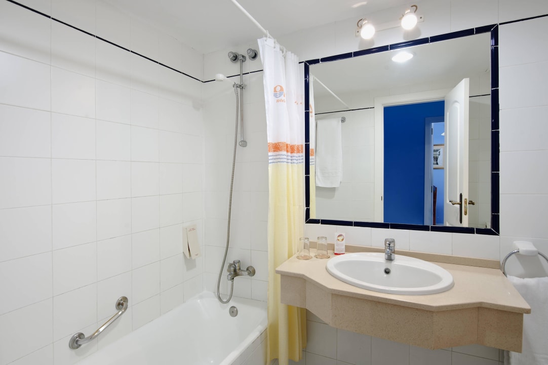 Bathroom Sol Sancti Petri Apartamentos