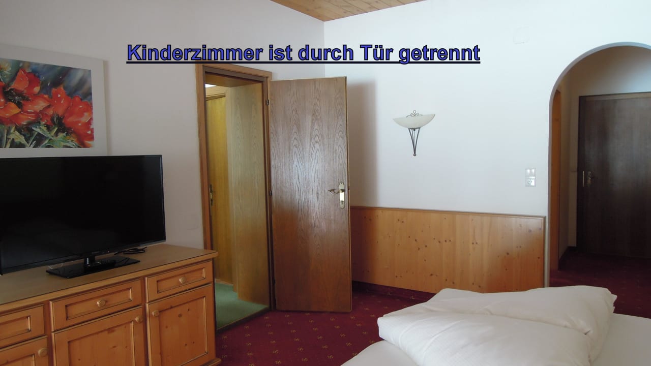 Durchgang zum Kinderzimmer Auenhotel