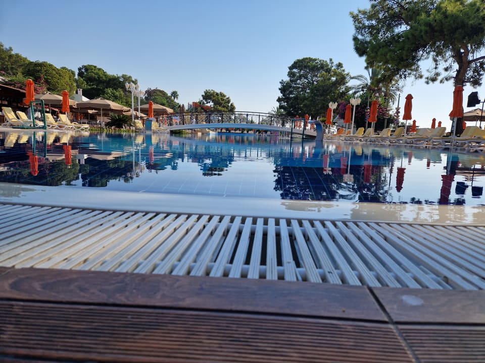 Pool Club Boran Mare Beach
