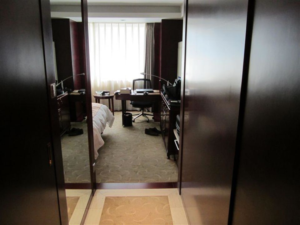 Eingang Hotel Century