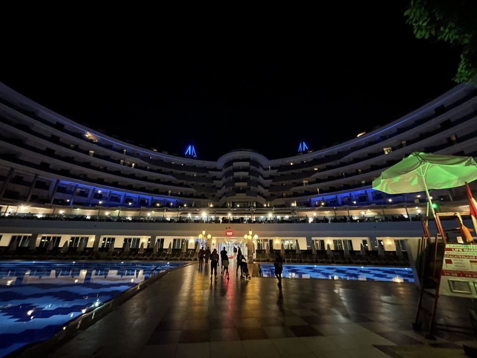 Außenansicht Hotel Botanik Platinum