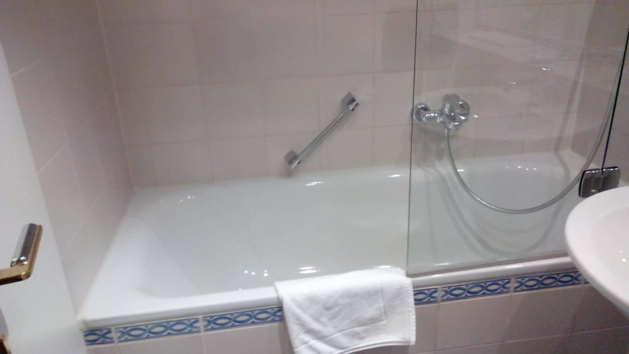 Badzimmer Dorint Parkhotel Meissen