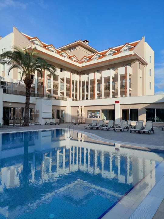 Pool Side Story Resort & Spa