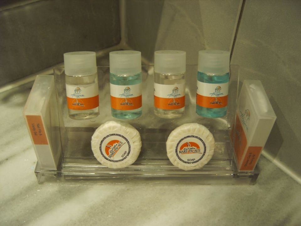 Kosmetik des Hotels im Bad füpr Gäste Hotel Kalithea Mare Palace