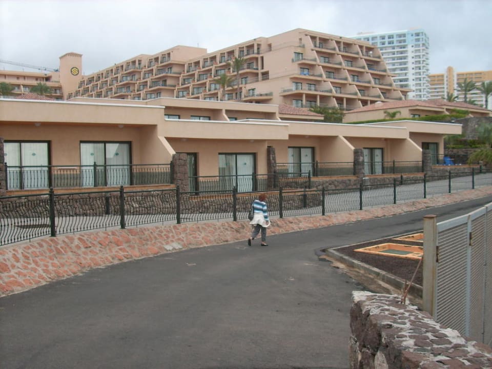 Promenade am Hotel Hotel Riu Buenavista