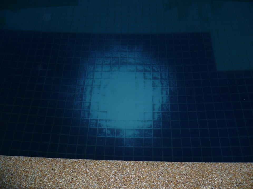 Lag so 2 Tage im Pool, ohne Umwälzung Sudala Beach Resort