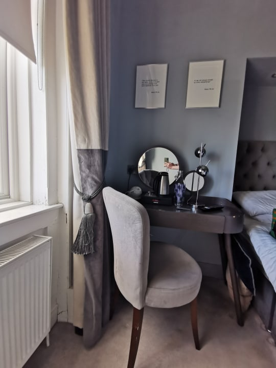 Zimmer The Strand Hotel, the former residence of Oscar Wilde