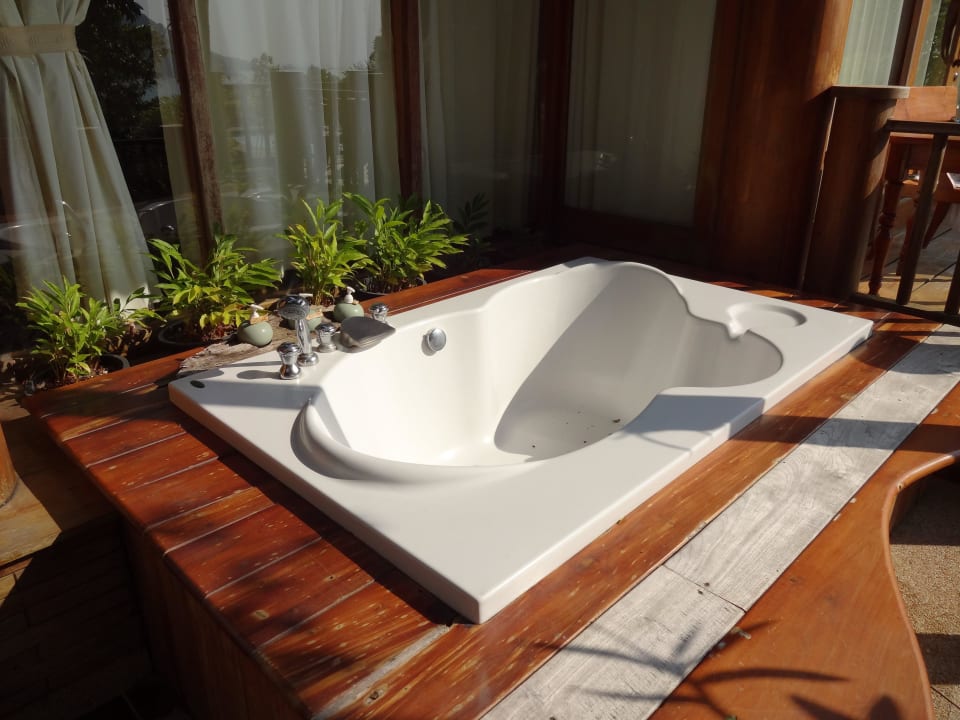 Aussenbadwanne Santhiya Koh Phangan Resort & Spa