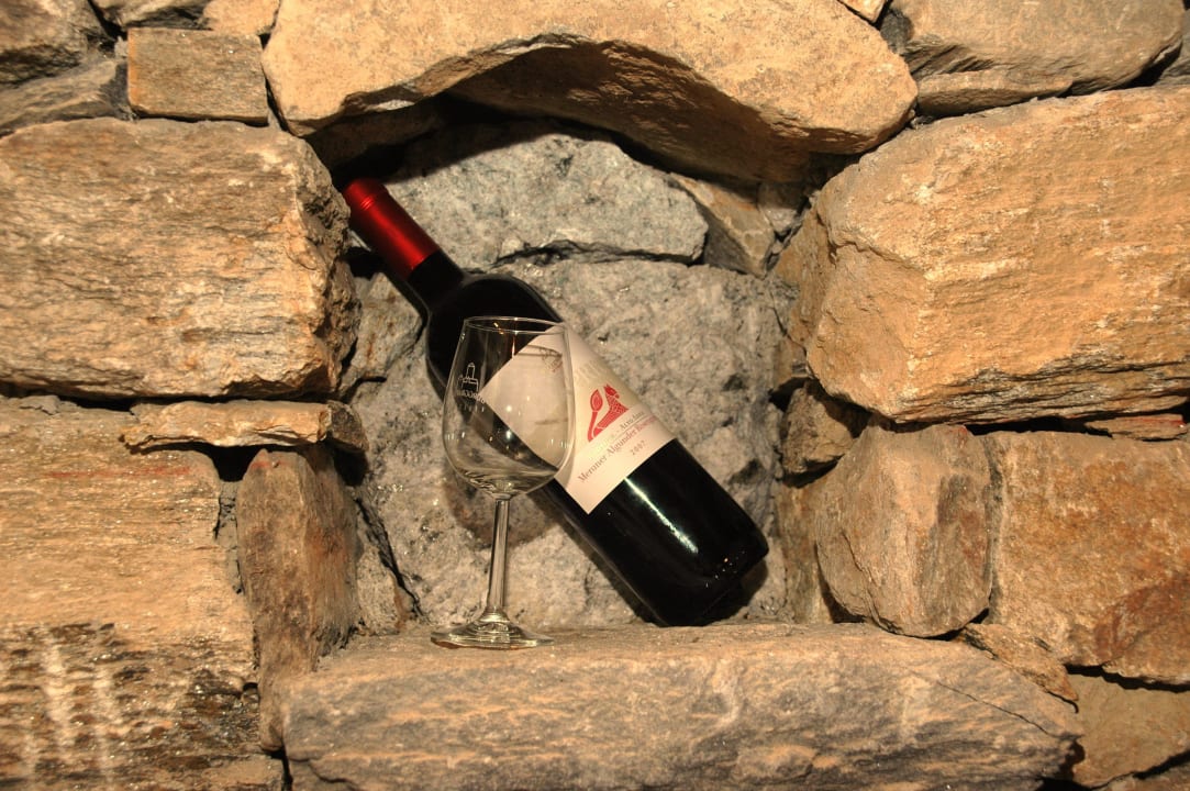 Kleine Mauernische im Steinkeller Eichmannhof