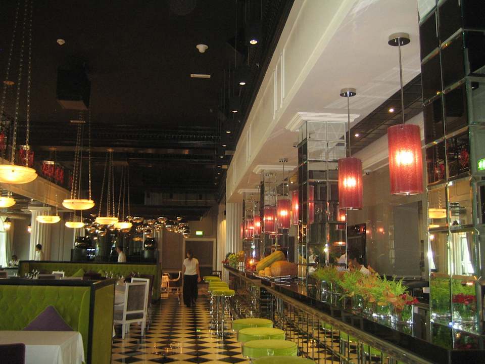 Edles Lokal im Beach Club The Meydan Hotel