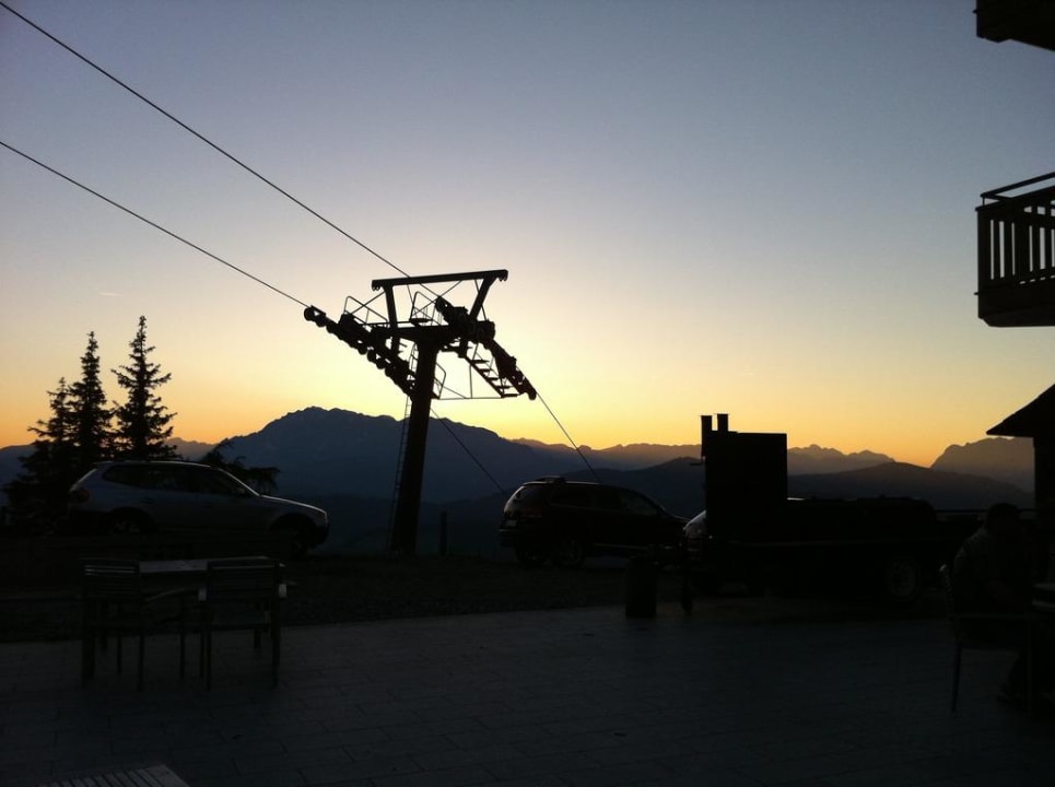Sonnenuntergang hinter dem Hochkönig Wagrainer Haus