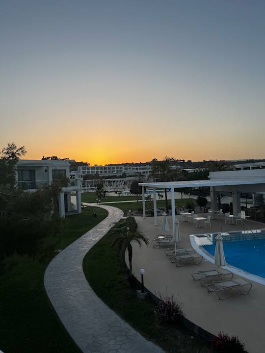 Gartenanlage Asterias Beach Resort
