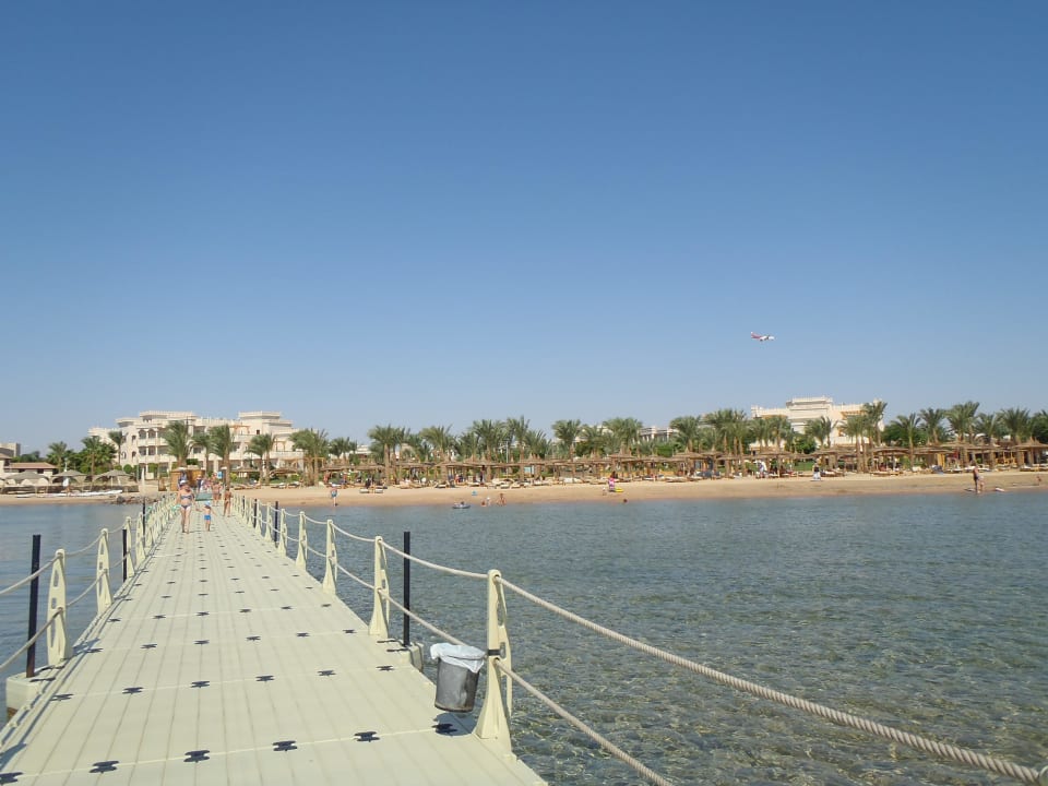 Vom Steg zum Strand Pickalbatros Palace Resort