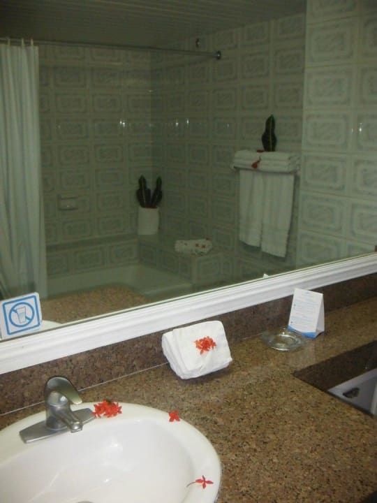 Bad, alles gut, kein Kosmetikspiegel Wyndham Alltra Samana