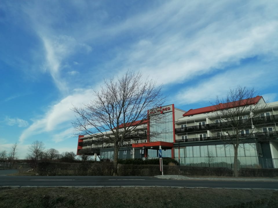 Außenansicht All In Red Thermenhotel